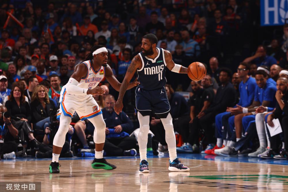 球员更加注 球员更加注