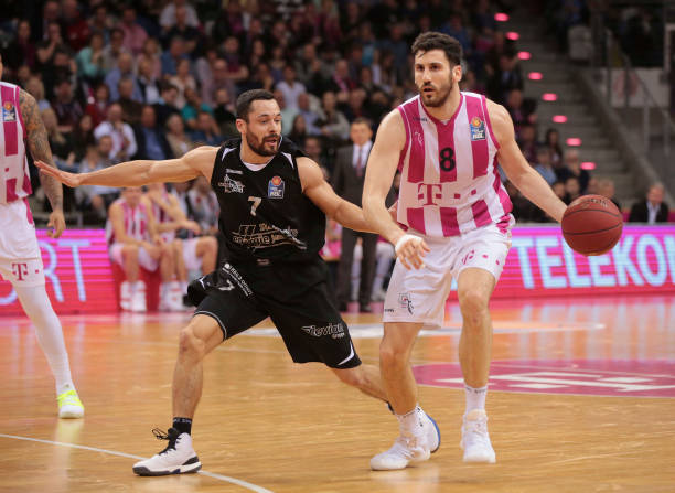 在运动员回 在运动员回